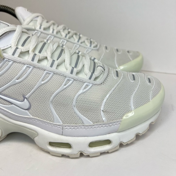 Nike Air Max Plus Womens Triple White 2021 DM2362-100 Sz 7.5M No Box Exc… - Picture 11 of 15